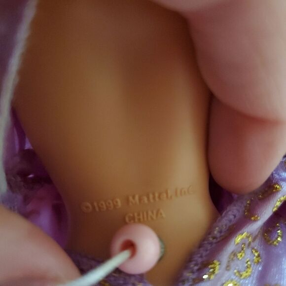 Vintage 1999 Barbie as Rapunzel Barbie Doll With Pull String - Picture 6 of 6